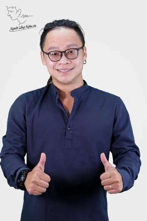 Người Lắng Nghe Hoàng Khôi