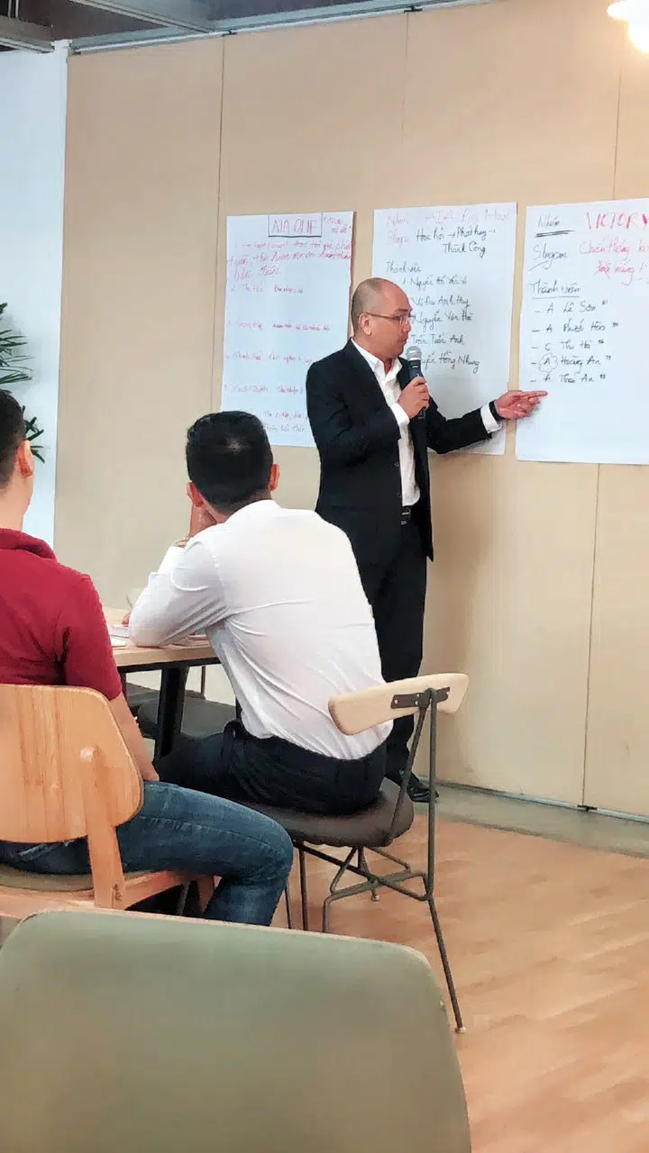 Người Lắng Nghe Người Lắng Nghe của những tâm hồn nhiều tâm tư