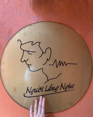 Người Lắng Nghe Tôi Stress, Tôi đã tới Trạm Lắng Nghe để có Người Lắng Nghe