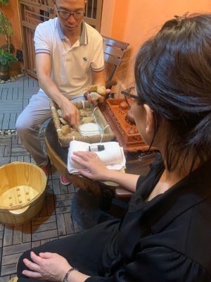 Người Lắng Nghe Lắng nghe từ bàn chân - Nơi khởi đầu của một giấc ngủ an lành