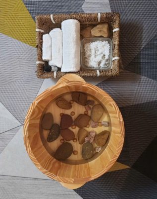 Người Lắng Nghe Lắng nghe từ bàn chân - Nơi khởi đầu của một giấc ngủ an lành