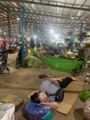 Người Lắng Nghe Đi chợ để được lắng nghe