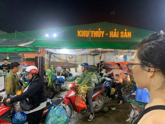 Người Lắng Nghe Đi chợ để được lắng nghe
