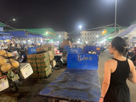 Người Lắng Nghe Đi chợ để được lắng nghe