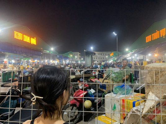 Người Lắng Nghe Đi chợ để được lắng nghe