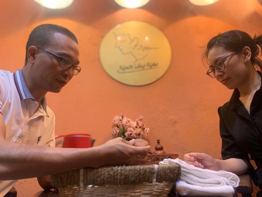 Người Lắng Nghe Lắng nghe từ bàn chân - Nơi khởi đầu của một giấc ngủ an lành