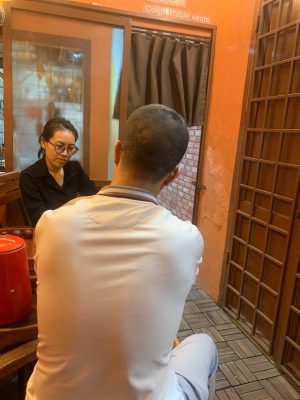 Người Lắng Nghe Lắng nghe từ bàn chân - Nơi khởi đầu của một giấc ngủ an lành